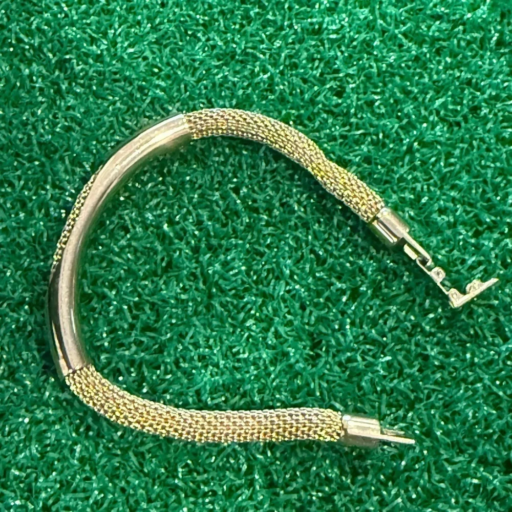 Avon Gold‎ Intricate Pattern Bracelet